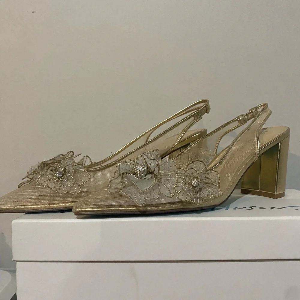Betsey Johnson Women's Petra Flower Applique Slingback Pumps - Picture 2 of 11